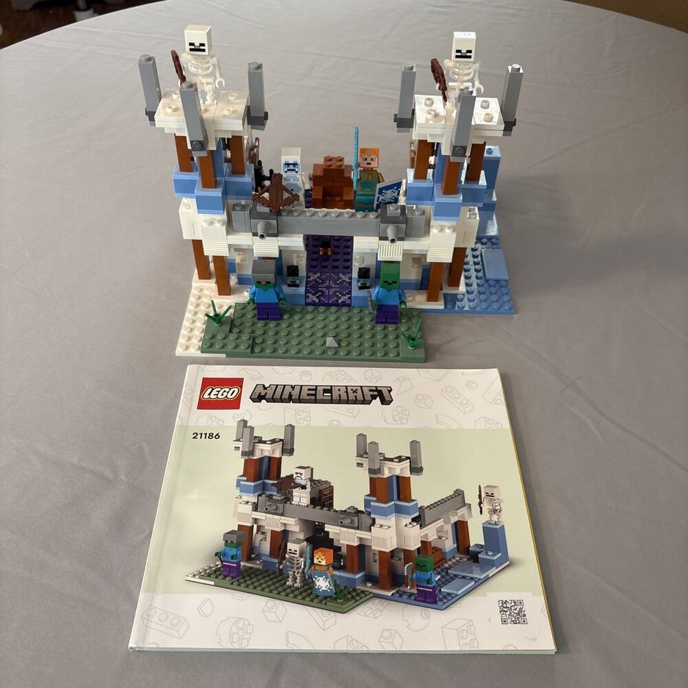 LEGO Minecraft The Ice Castle Set 21186, 499 Pieces, Complete w/ Minifigures